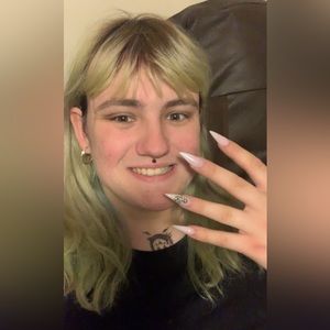 Meet your Posher, Courtney